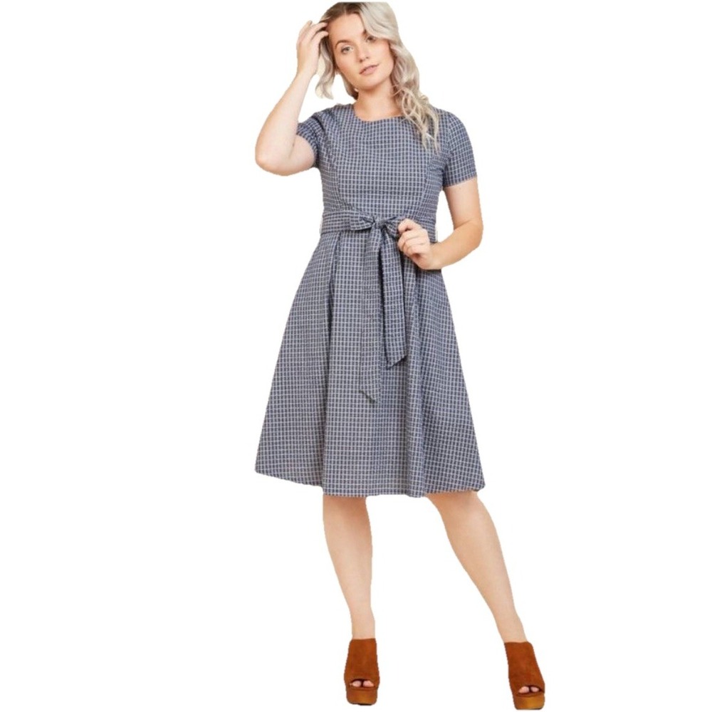 Mo:vint by Anthropologie Gingham Dress with Tie Navy Blue/White Size Small
